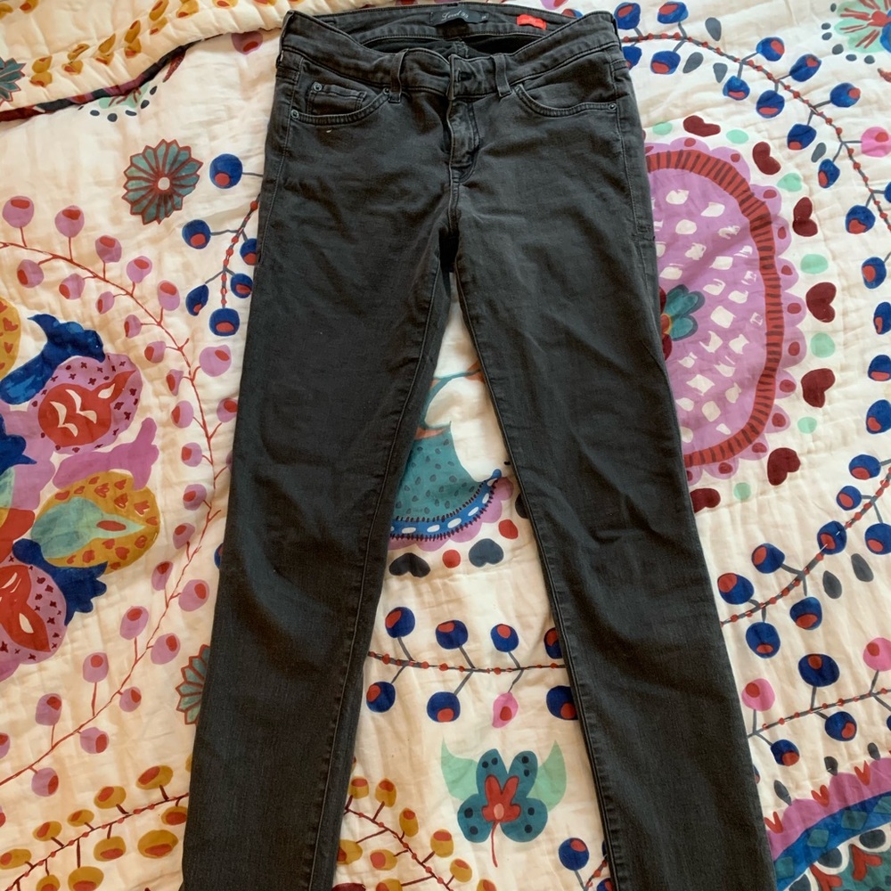 Skinny / Straight Leg Jeans - distressed grey